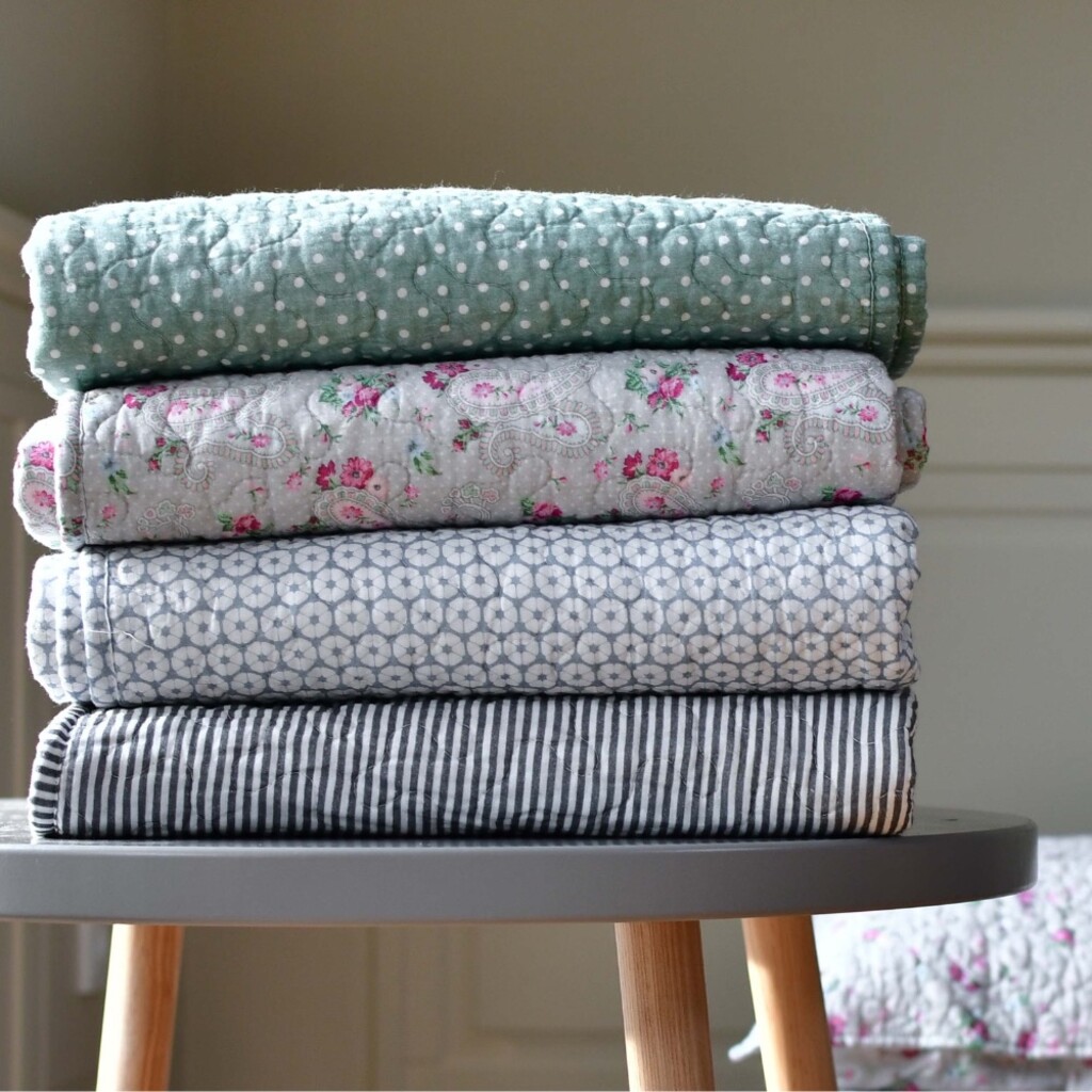 Krasilnikoff Quilt mit dünnen Streifen, Schwarz/Weiß online kaufen bei SKANDEKO (Ansicht 2)