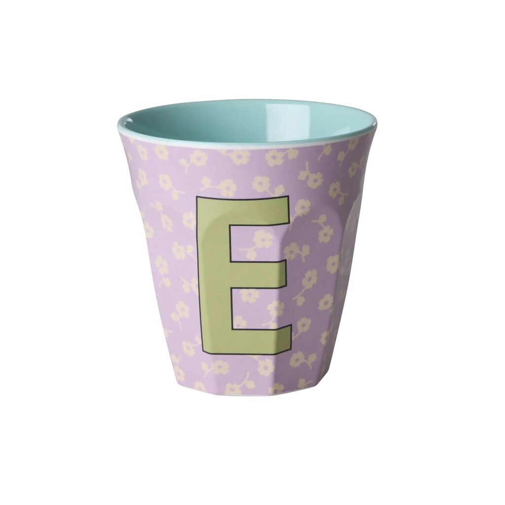 Buchstaben-Becher mit Blumen Medium