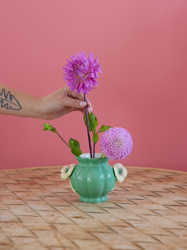 RICE Handbemalte Keramik Vase mit Blumenhenkel online kaufen bei SKANDEKO (Ansicht 2)
