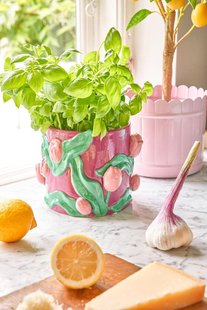 RICE Handbemalter Keramik Blumentopf mit Tulpenmuster online kaufen bei SKANDEKO (Ansicht 2)