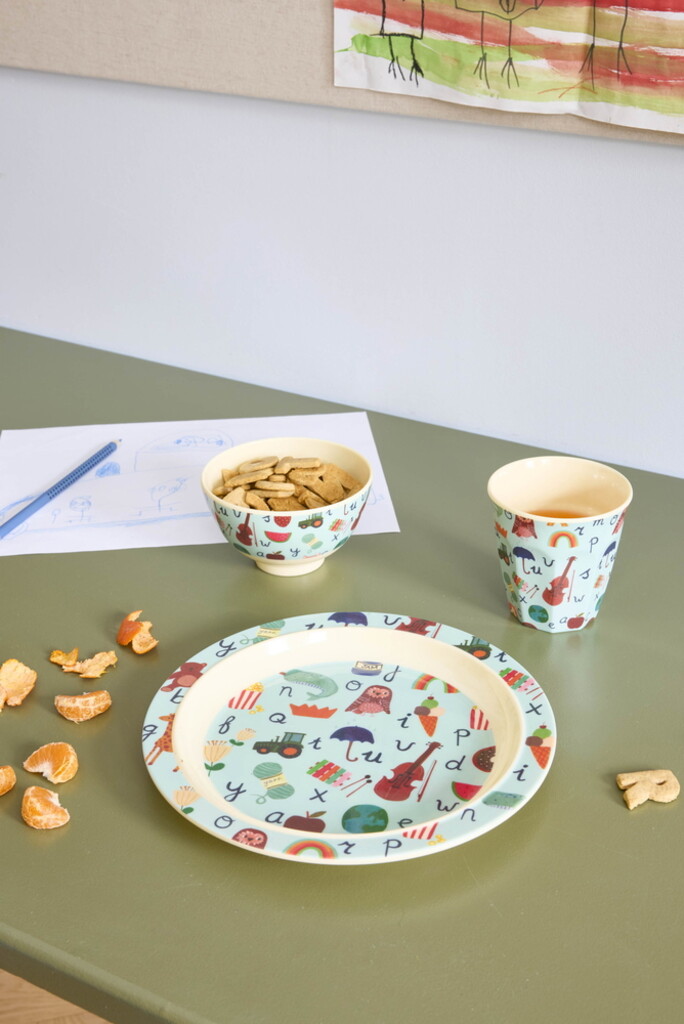 RICE Melamin Kinderteller - Bunter ABC Print