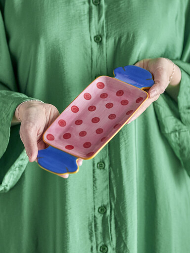 Impressionen zu Bloomingville Caramella Servierplatte Rose aus Steingut, Bild 1