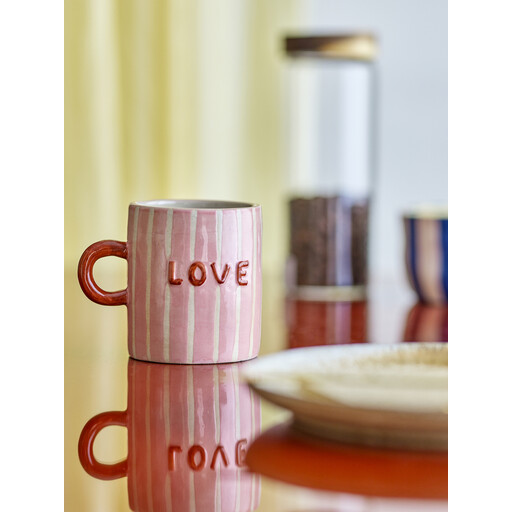 Impressionen zu Bloomingville Cherish Becher MOM Rose aus Steingut – Handbemaltes Unikat, Bild 3