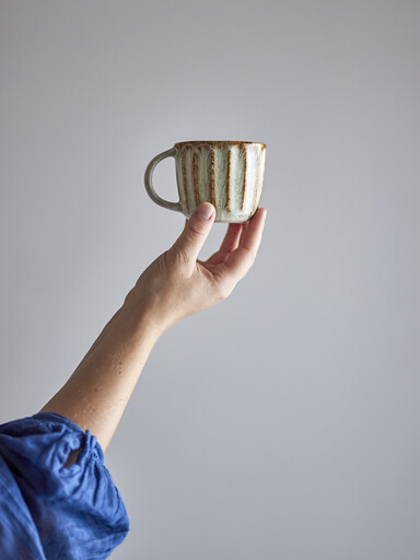 Impressionen zu Bloomingville Fleur Tasse aus Steingut, Bild 1