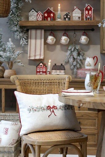 Impressionen zu Chic Antique Aix Kissenbezug mit Schleife & Rankenstickerei, Bild 1
