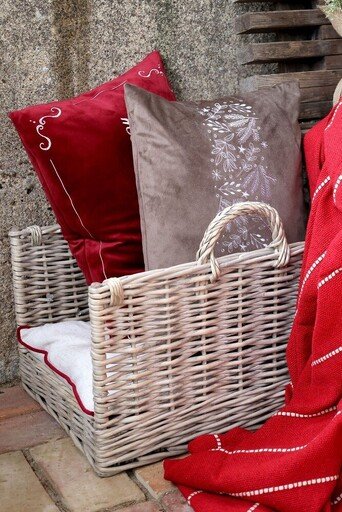 Impressionen zu Chic Antique Aix Kissenbezug mit Zweig-Stickerei Mokka, Bild 3
