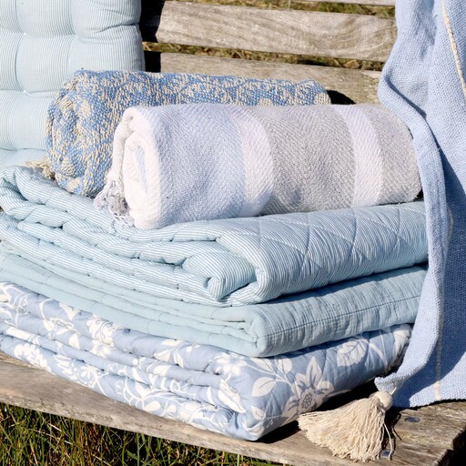 Impressionen zu Chic Antique Aix Quilt mit Blumenmuster, sky blue, Bild 1
