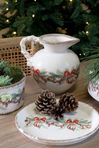 Impressionen zu Chic Antique Steingut-Kanne mit Weihnachtskugel und Schleife, Bild 2