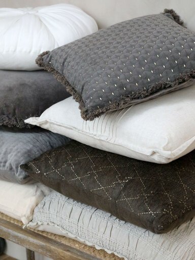 Impressionen zu Chic Antique Moulin Kissen mit Gold Muster, mokka, Bild 1