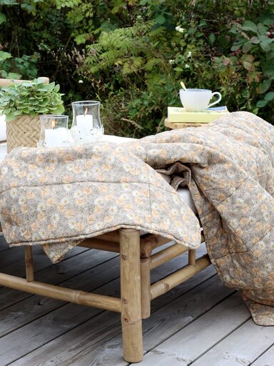 Impressionen zu Chic Antique Quilt mit Blumenverzierungen, Bild 1