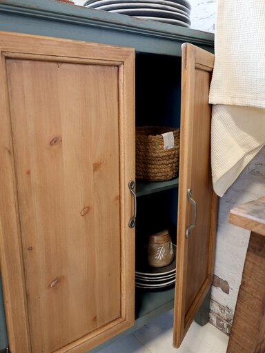 Impressionen zu Chic Antique Schranktisch aus Tannenholz, Bild 2