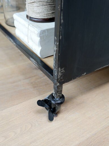 Impressionen zu Chic Antique Sideboard mit mattierten Glastüren & Regal, Bild 1