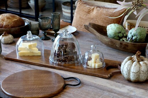 Impressionen zu Chic Antique Tapasbrett Tours cm Walnuss-Finish mit Ledergriff, Bild 4