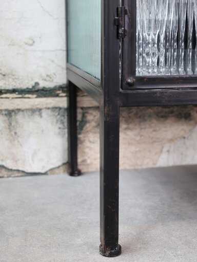 Impressionen zu Chic Antique Vitrinenschrank aus Eisen mit gerillten Glastüren, Bild 4