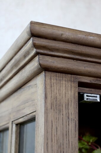 Impressionen zu Chic Antique Landhaus Vitrinenschrank Marseille mit 2 Türen und Regalen, Bild 6