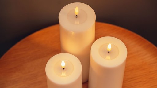 Impressionen zu Deluxe Homeart LED Stumpenkerze Real Flame weiß, Bild 3