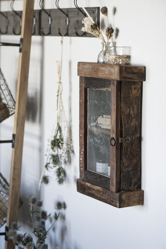 Impressionen zu IB Laursen Garderobe Hakenleiste aus Holz und Metall, Bild 9