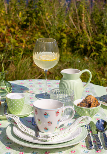 Impressionen zu GreenGate Becher Annalise white, Bild 1