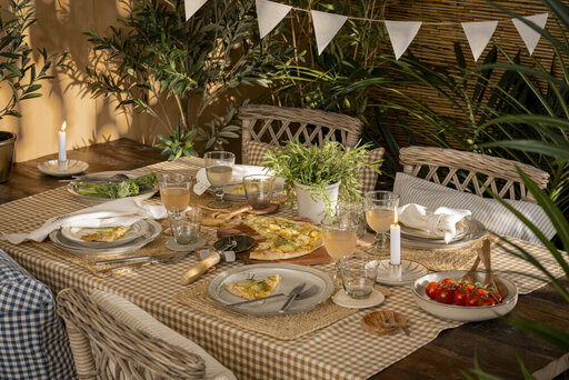 Impressionen zu IB Laursen Langer Tisch Unika mit Holzplatte und Metallgestell, Bild 2