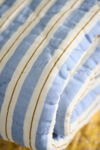 Impressionen zu IB Laursen Quilt blau mit weißen und braunen Streifen, Bild 1