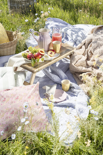 Impressionen zu IB Laursen Quilt malva mit weissen und gelben Blumen, Bild 3