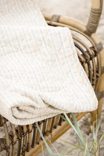 Impressionen zu IB Laursen Quilt natur mit blauen und weissen Streifen, Bild 3