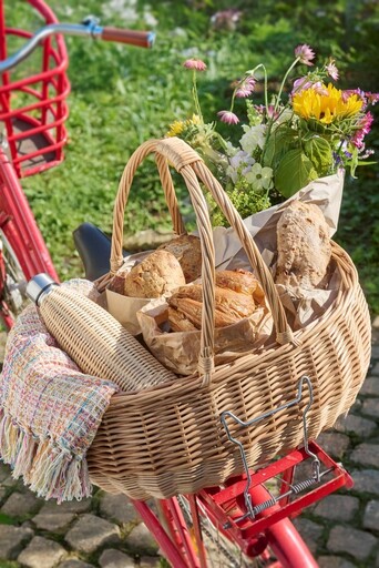 Impressionen zu IB Laursen Thermosflasche mit handgeflochtenem Polyrattan, Bild 1