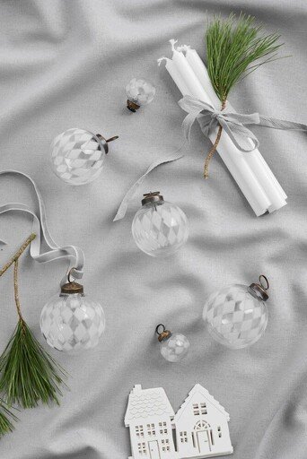 Impressionen zu IB Laursen Weihnachtskugel aus Klarglas mit Harlekinmuster, Bild 1