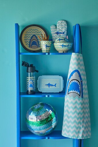 Impressionen zu RICE Kinder Schürze Shark Print aus Baumwolle, Bild 1