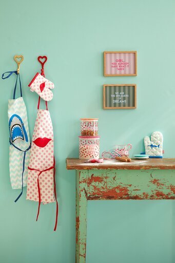 Impressionen zu RICE Kinder Schürze Shark Print aus Baumwolle, Bild 2