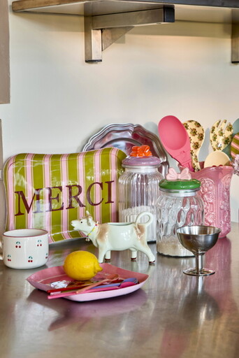 Impressionen zu RICE Metall-Tablett Gestreift mit Merci-Schriftzug, Bild 1